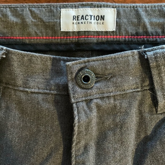Kenneth Cole Reaction Men's Straight-Fit Charcoal Jeans, size 34X34 - Picture 2 of 8